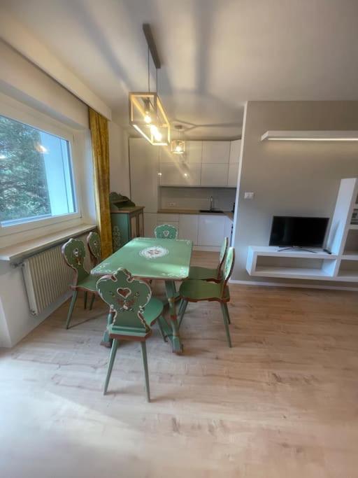 Appartamento A Dobbiaco Nel Cuore Delle Dolomiti 外观 照片